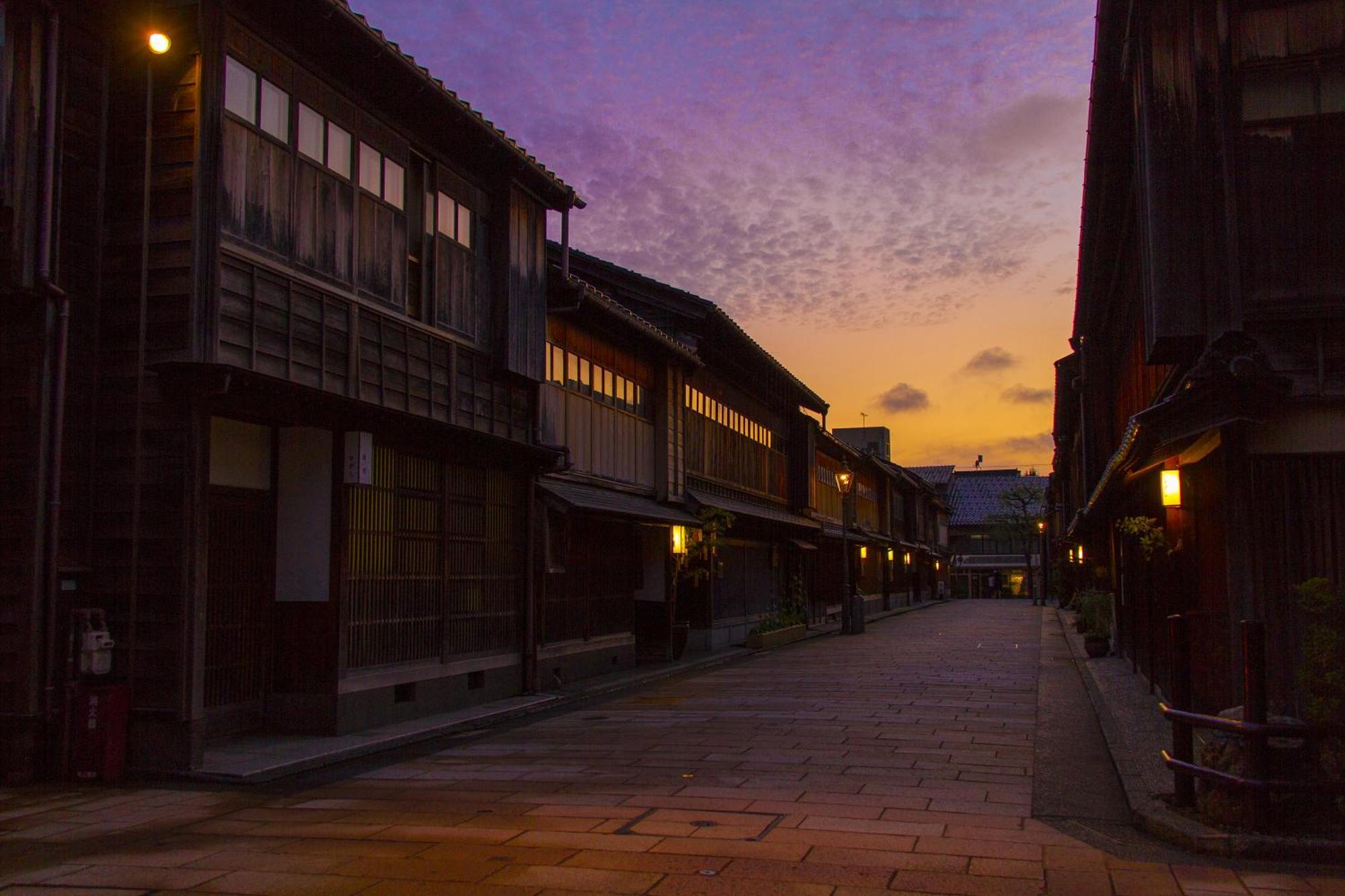 Aparthotel ゆいまーるeast - Yuimaru East Kanazawa Zewnętrze zdjęcie